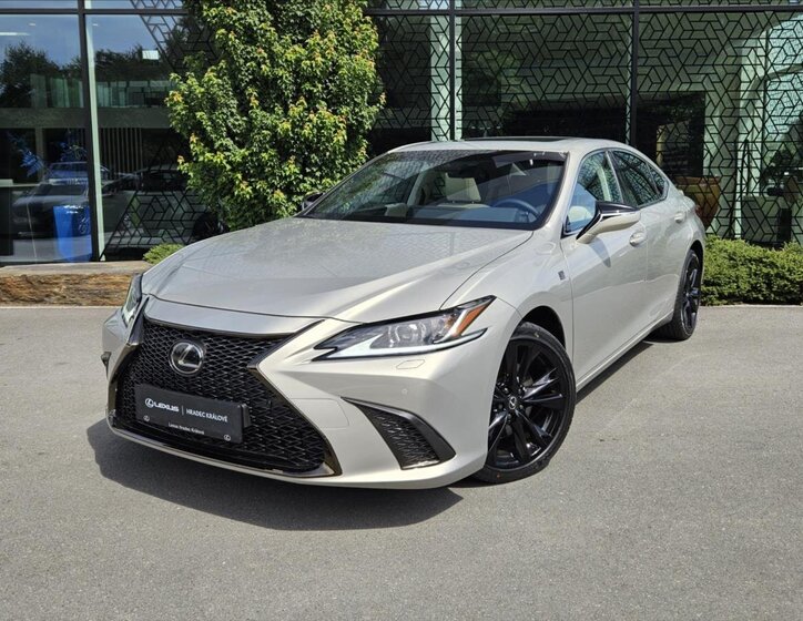 Lexus ES 300h Sedan / Limuzína 2,5 l 160 kw