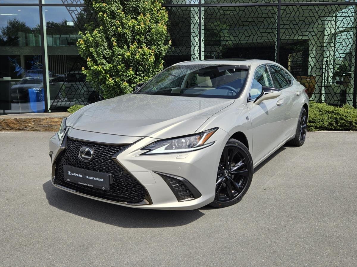 Lexus ES 300h Sedan / Limuzína 2,5 l 160 kw