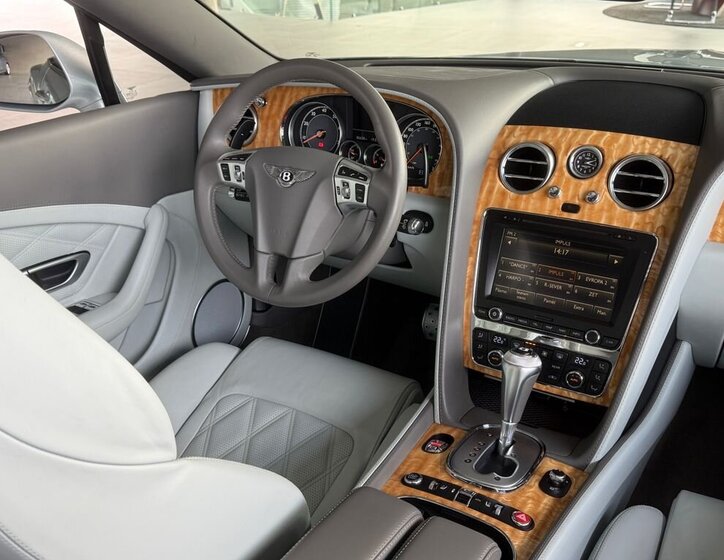 Bentley Continental GTC Kabriolet 4,0 l 373 kw