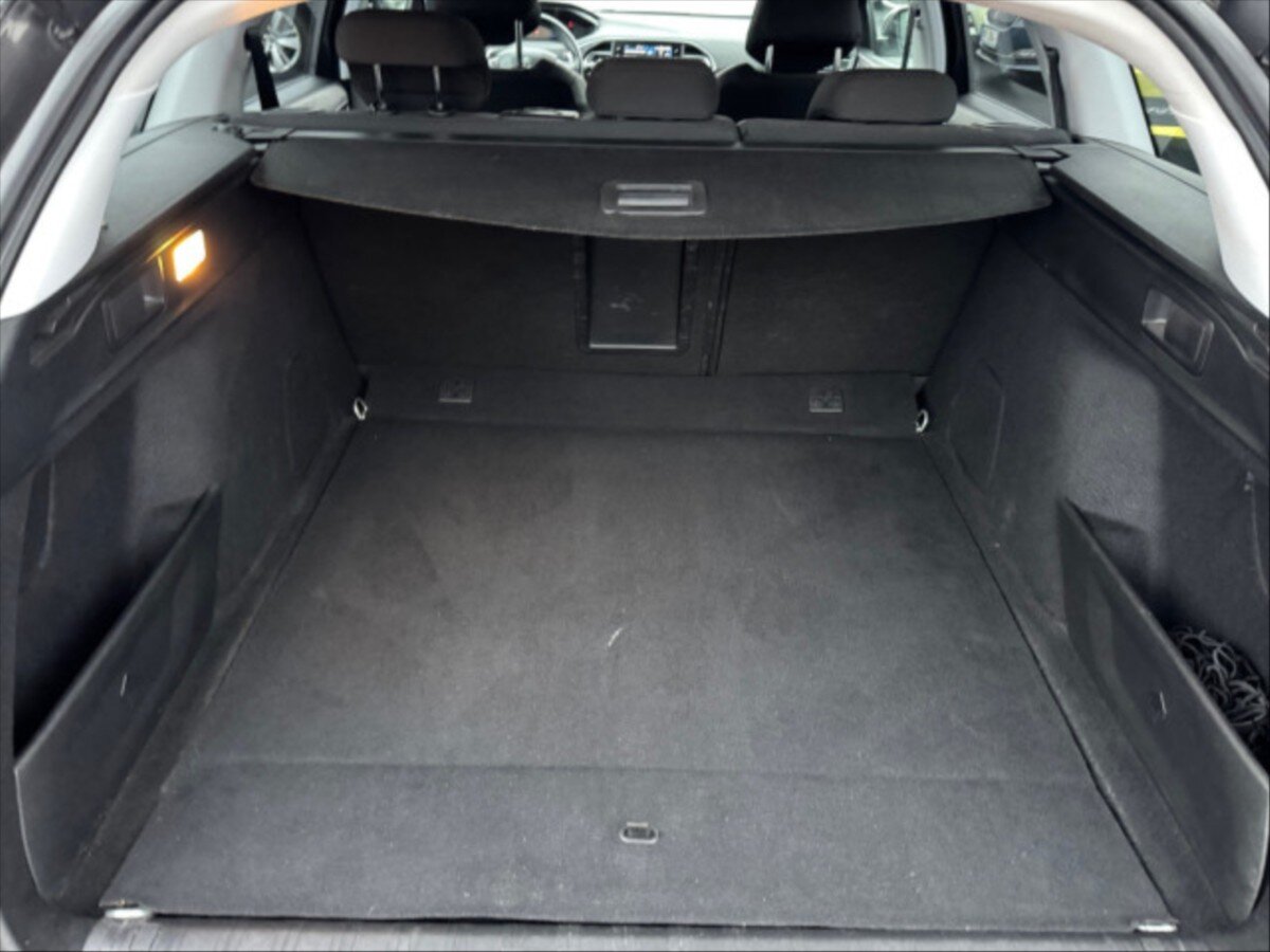 Peugeot 308 Kombi 1,5 l 96 kw