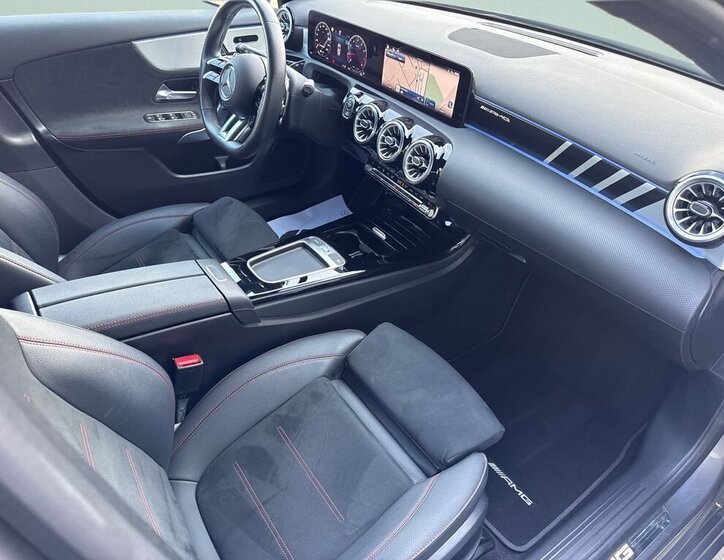 Mercedes-Benz Třídy A Hatchback 0,0 225 kw