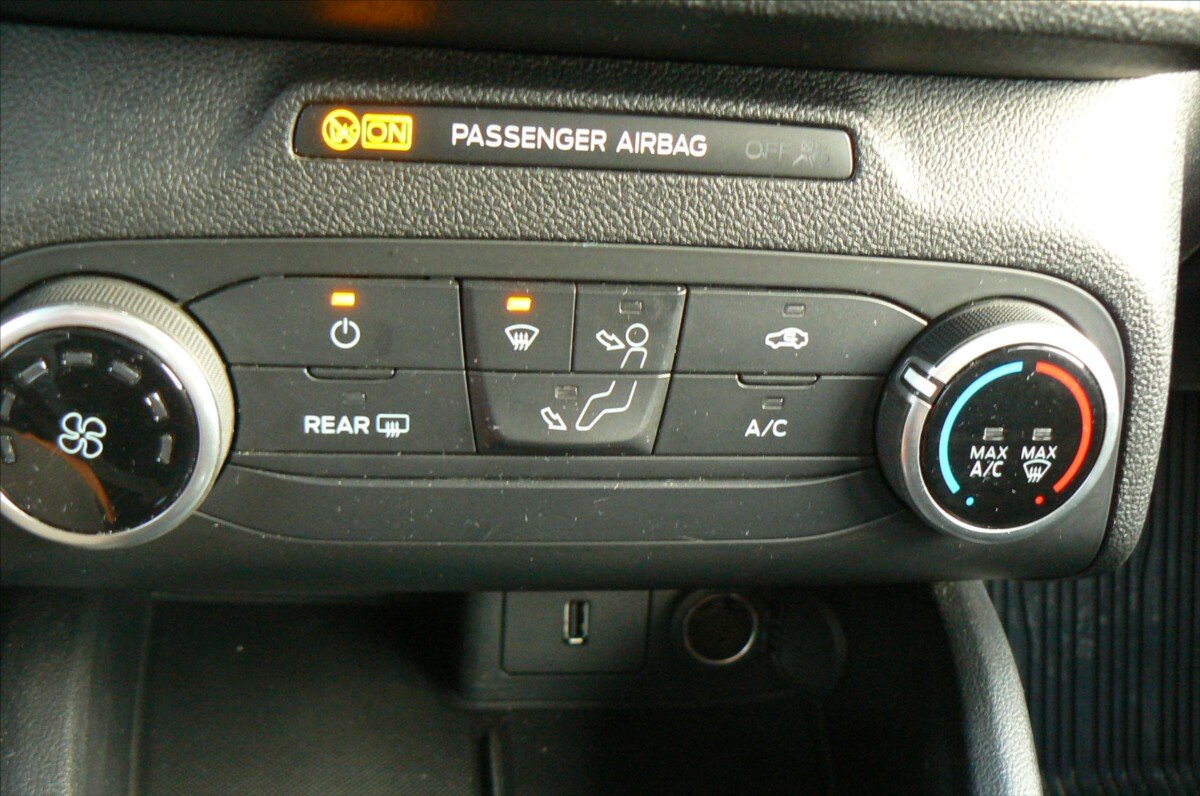 Ford Focus Kombi 999,0 92 kw