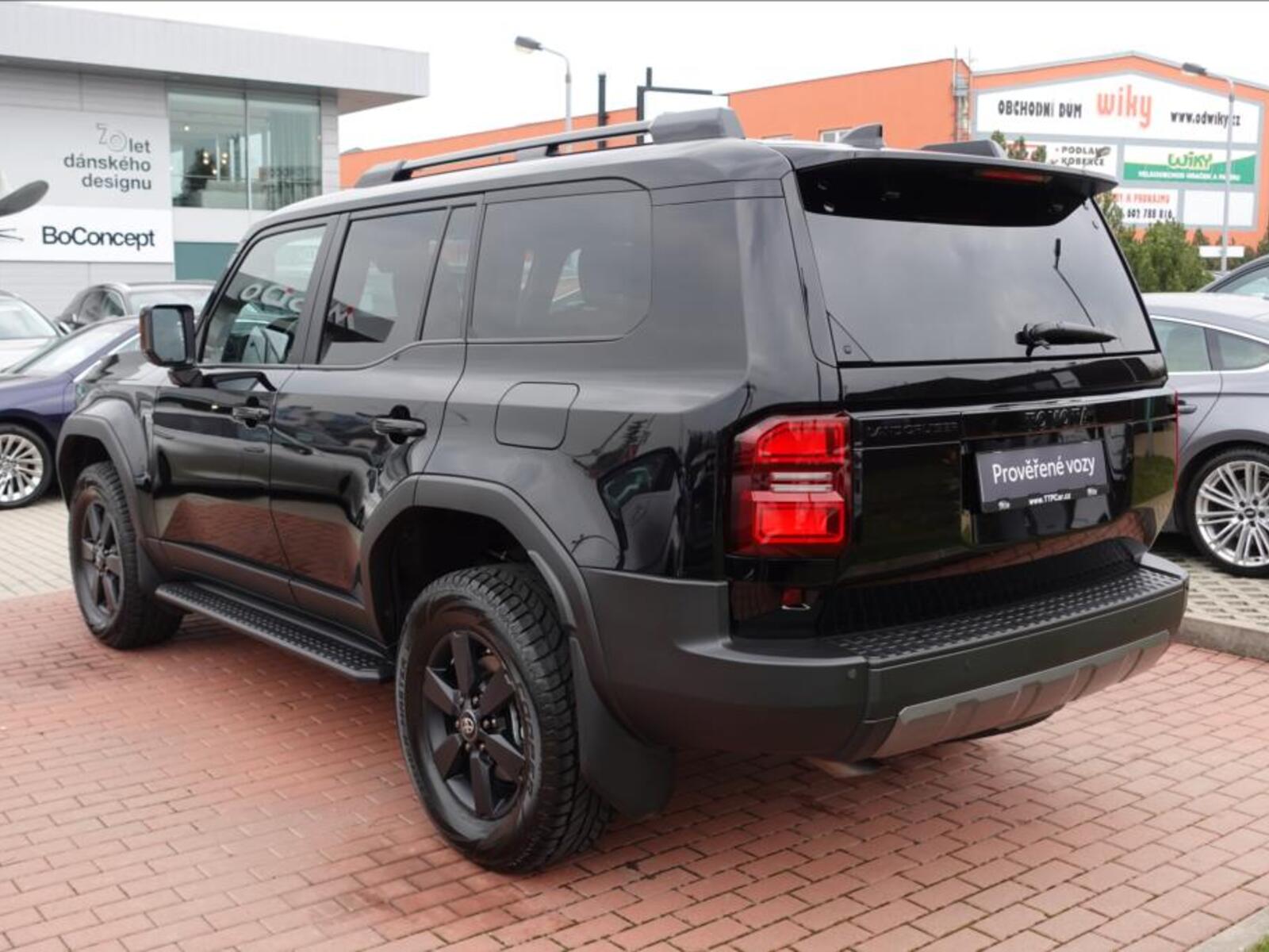 Toyota Land Cruiser 6