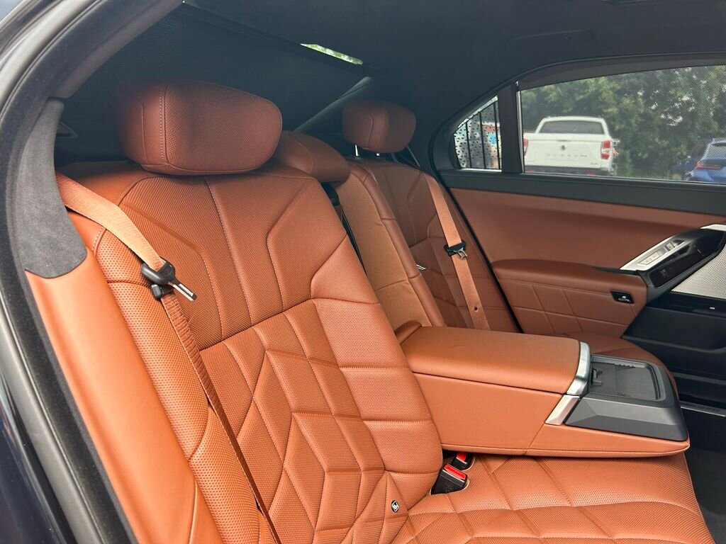 BMW i7 Sedan / Limuzína 0,0 400 kw