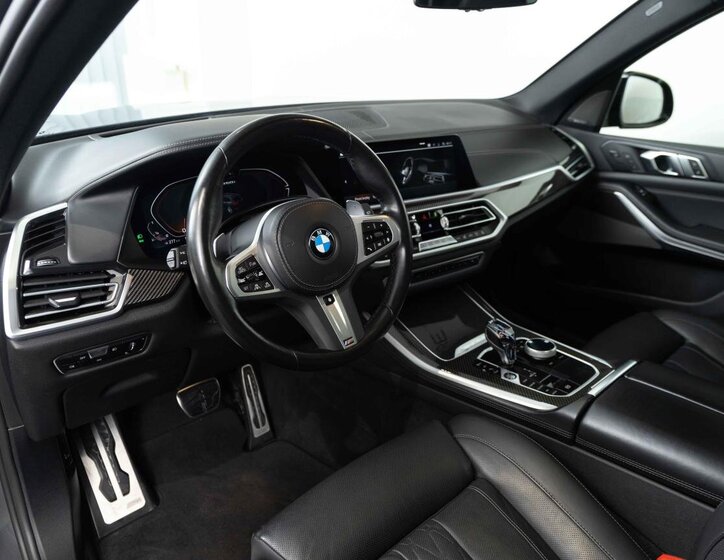 BMW X5 SUV / Terénní 4,4 l 390 kw