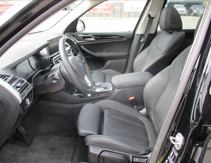 BMW X3 SUV / Terénní 2,0 l 215 kw