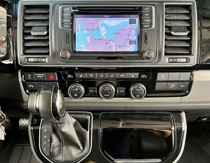 Volkswagen Multivan 18