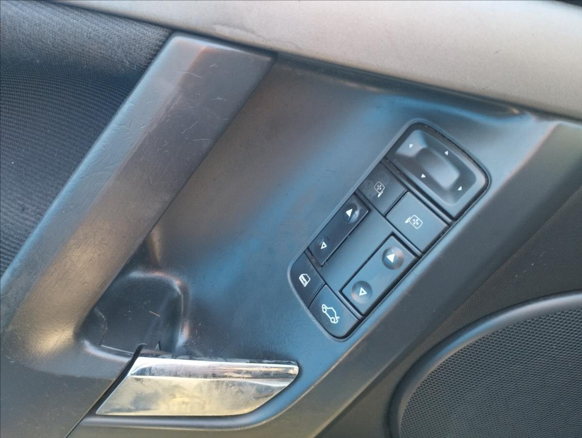 Opel Vectra Sedan 1,8 l 90 kw