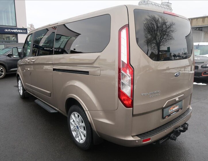 Ford Tourneo Custom MPV 2,0 l 136 kw