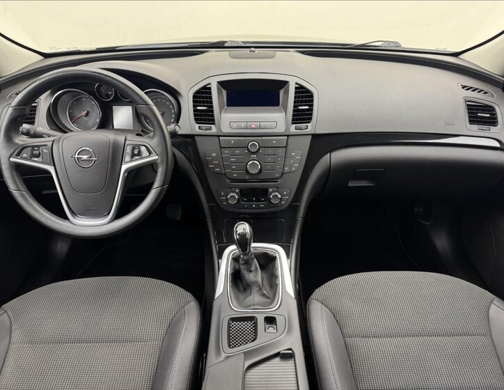 Opel Insignia Sedan / Limuzína 2,0 l 118 kw
