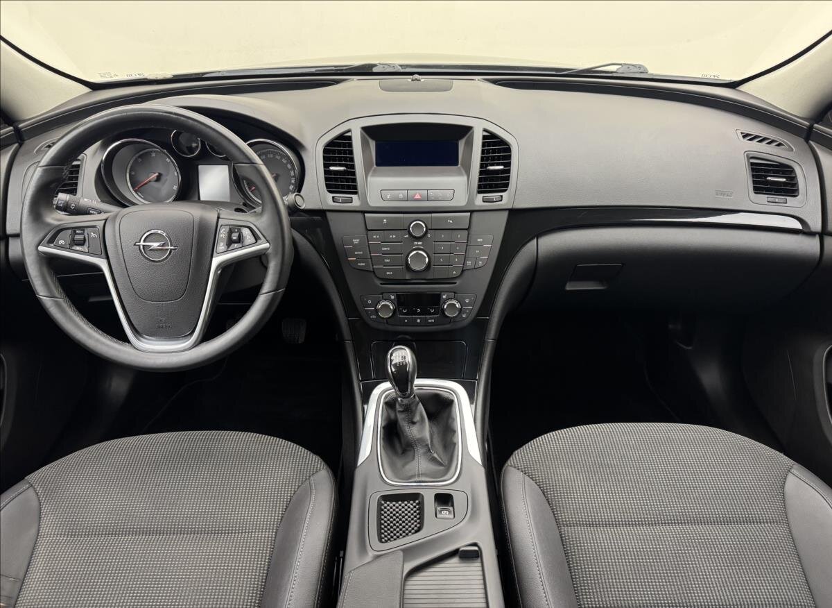 Opel Insignia Sedan / Limuzína 2,0 l 118 kw