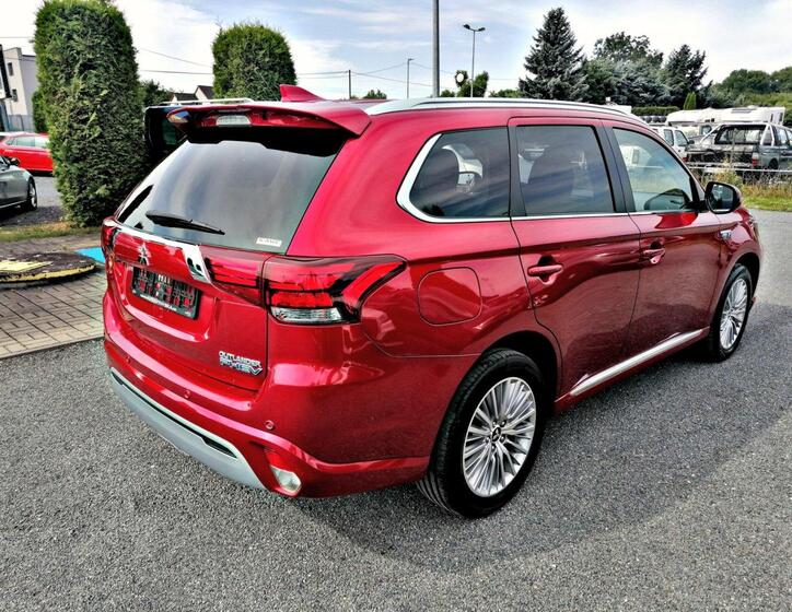 Mitsubishi Outlander 5