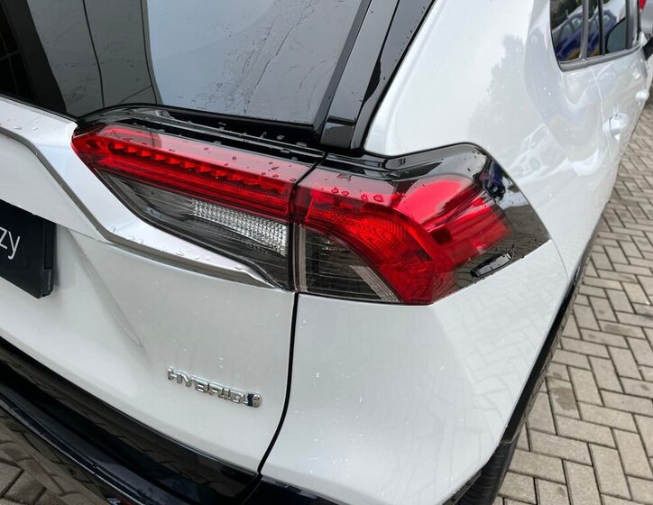 Toyota RAV4 SUV 2,5 l 131 kw