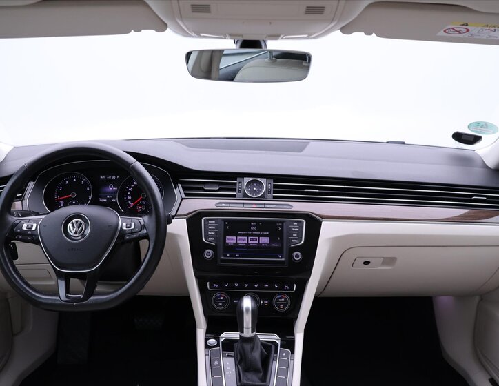 Volkswagen Passat Kombi 1,4 l 110 kw