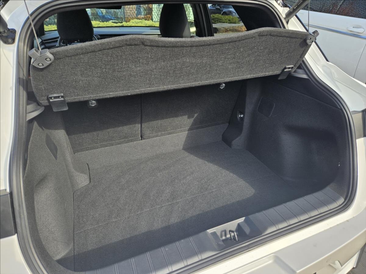 Lexus LBX SUV / Terénní 1,5 l 100 kw