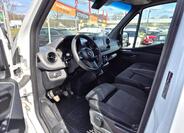 Mercedes-Benz Sprinter 9