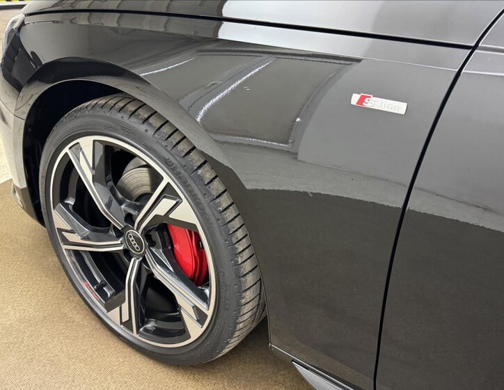 Audi A4 Kombi 2,0 l 150 kw