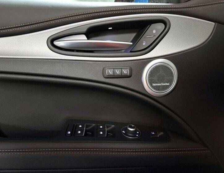 Alfa Romeo Stelvio SUV / Terénní 2,0 l 206 kw