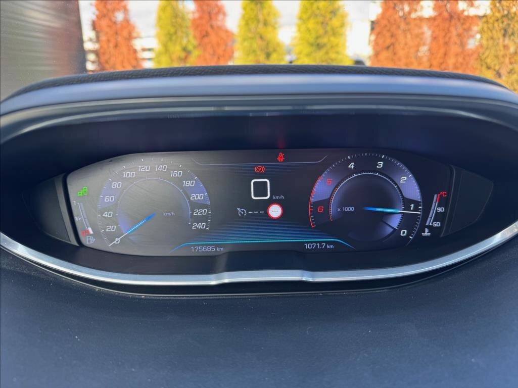 Peugeot 5008 SUV / Terénní 2,0 l 110 kw