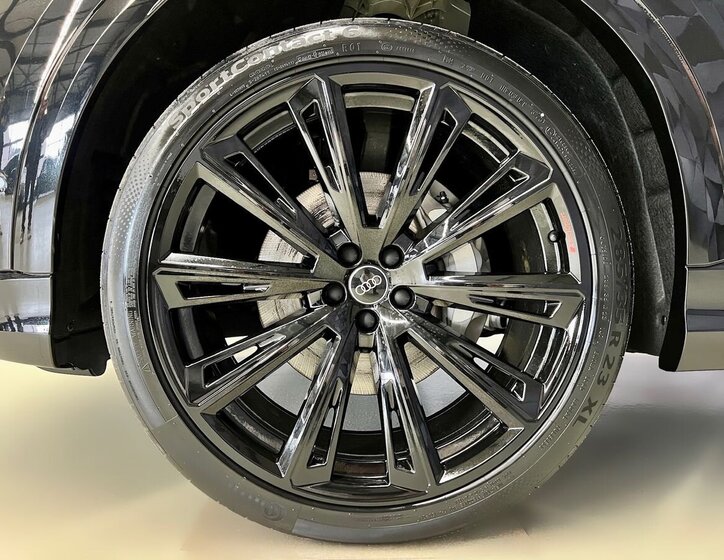 Audi Q8 SUV / Terénní 3,0 l 210 kw