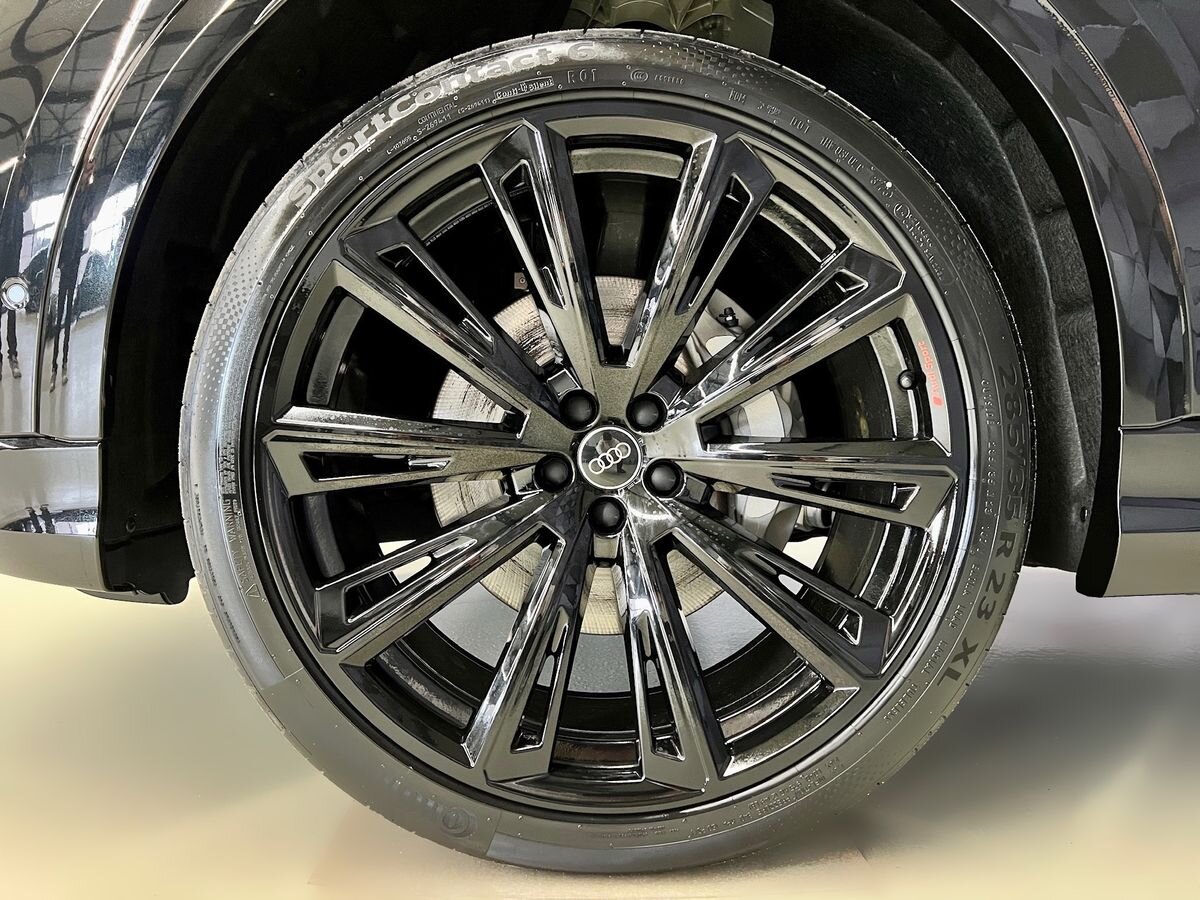 Audi Q8 SUV / Terénní 3,0 l 210 kw