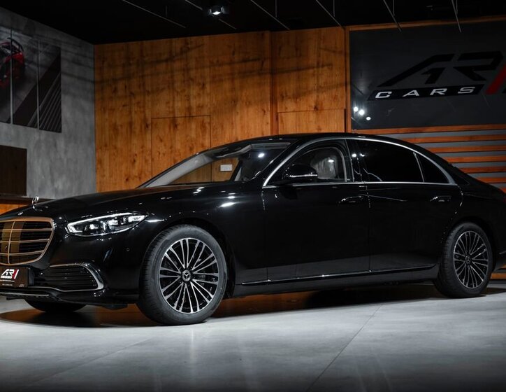 Mercedes-Benz Třídy S Sedan 4,0 l 370 kw