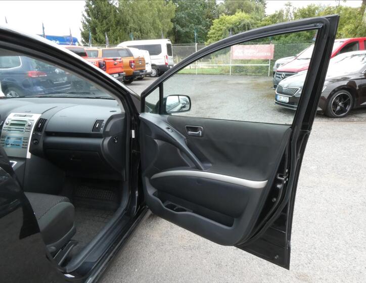 Toyota Corolla Verso 16