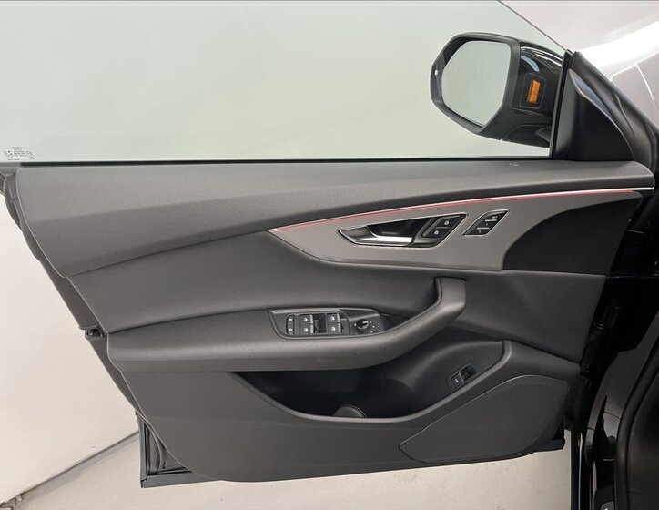 Audi Q8 SUV 3,0 l 250 kw