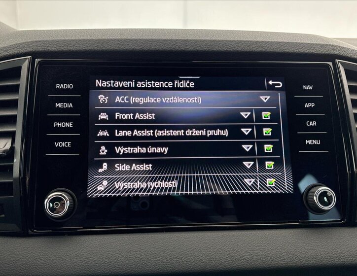 Škoda Karoq SUV / Terénní 1,5 l 110 kw