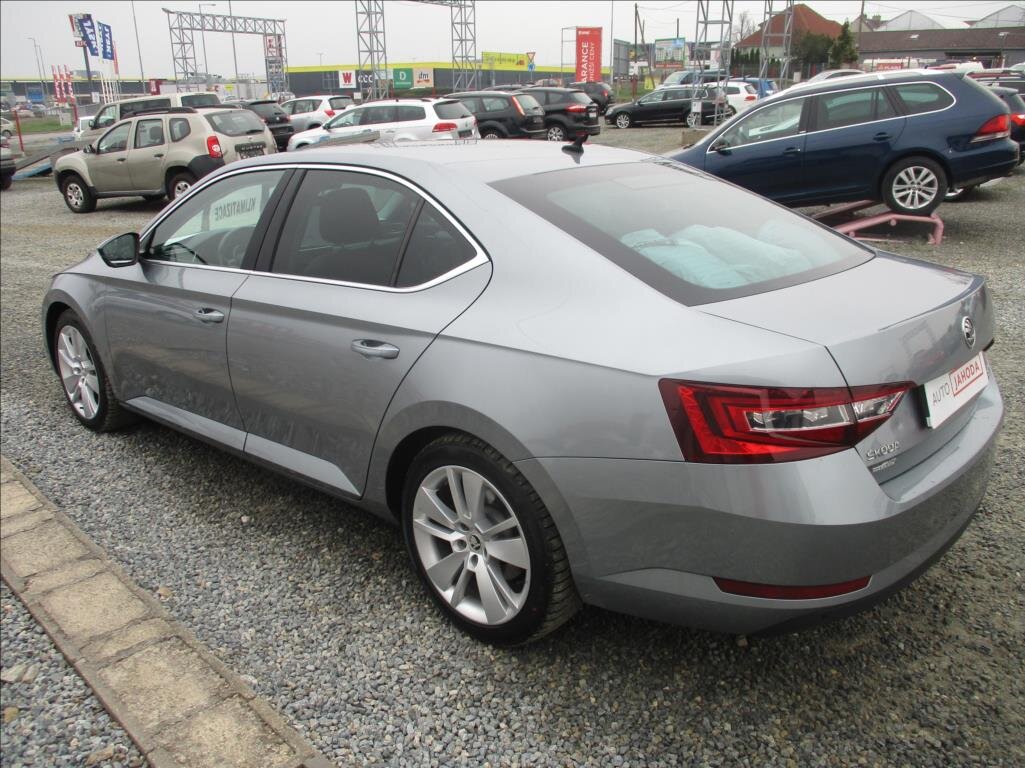 Škoda Superb Liftback 2,0 l 110 kw