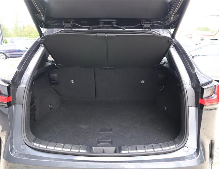 Lexus NX 450h+ 4