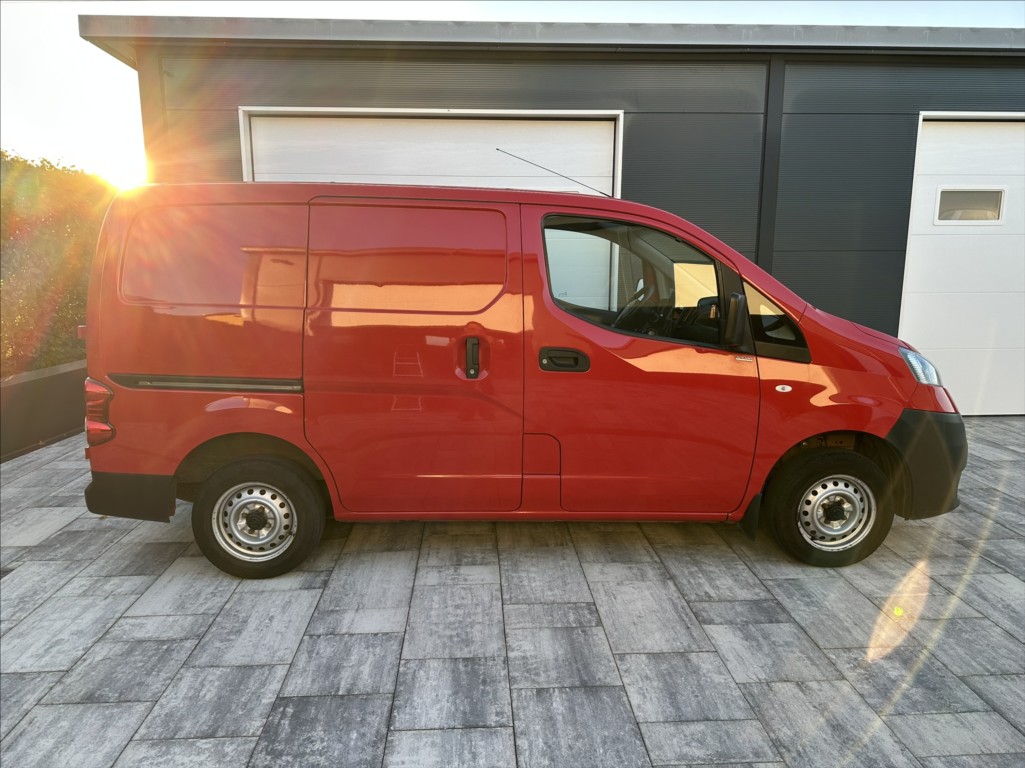 Nissan NV200