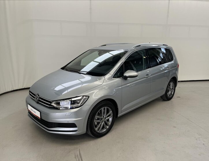 Volkswagen Touran 1