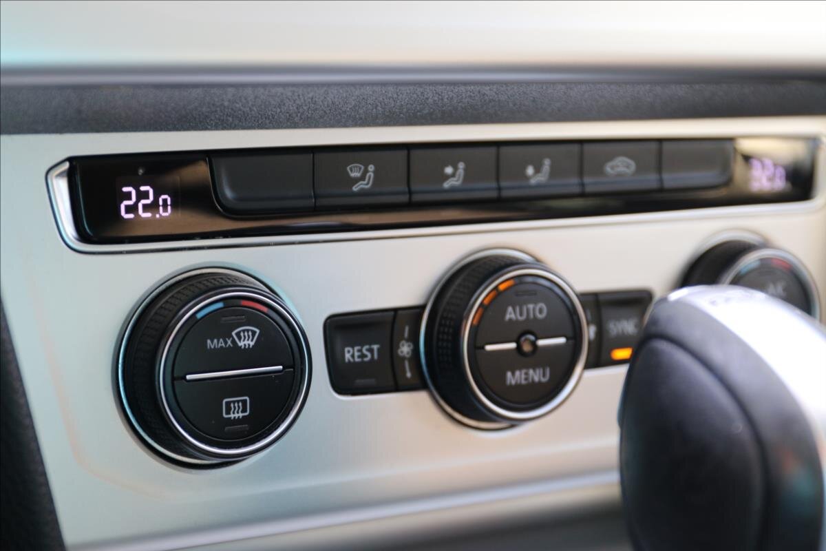 Volkswagen Passat Sedan / Limuzína 2,0 l 110 kw