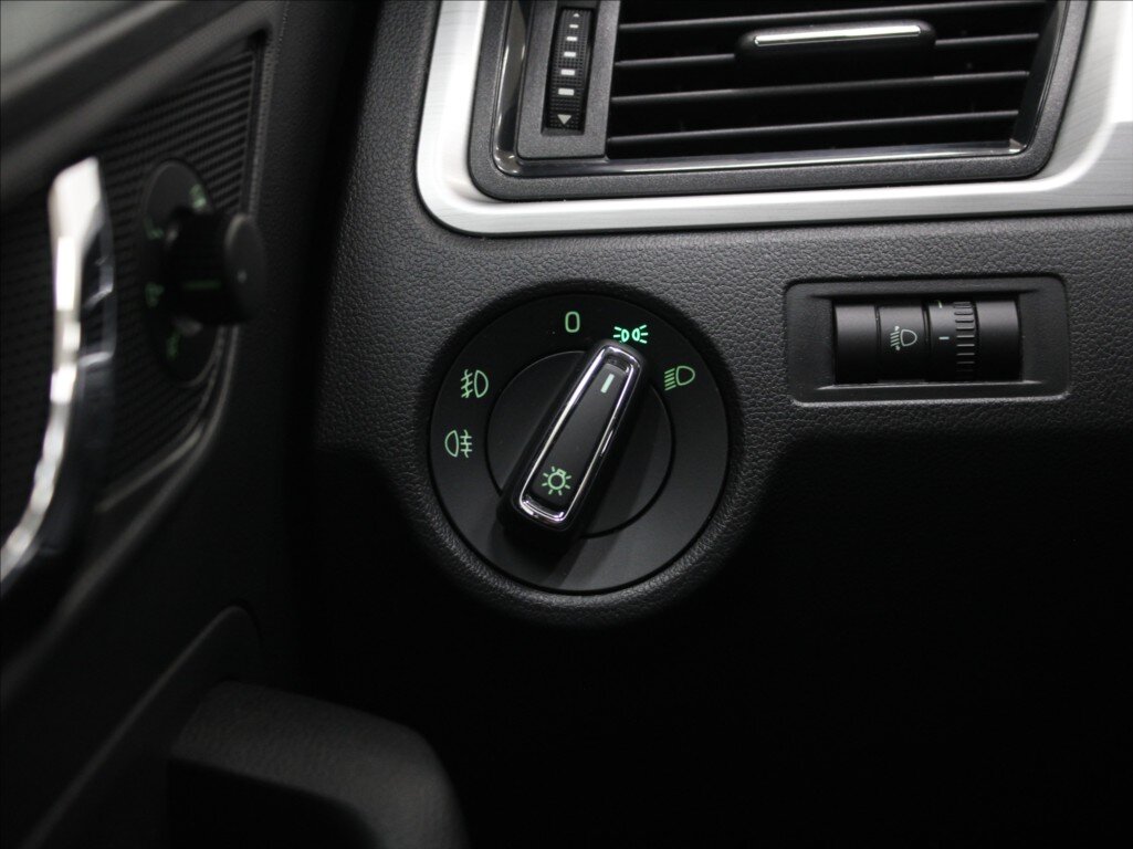 Škoda Rapid Liftback 1,2 l 81 kw