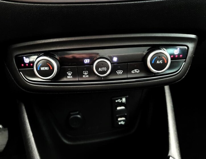 Opel Crossland X SUV / Terénní 1,5 l 75 kw