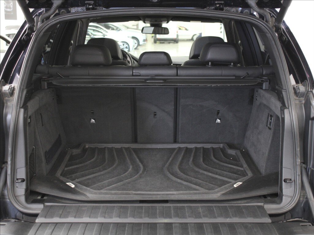 BMW X5 SUV 3,0 l 280 kw