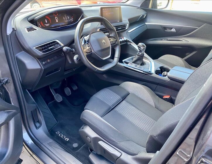 Peugeot 3008 SUV 1,2 l 96 kw