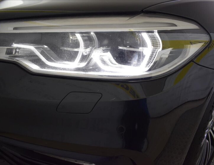 BMW Řada 5 Sedan / Limuzína 3,0 l 195 kw
