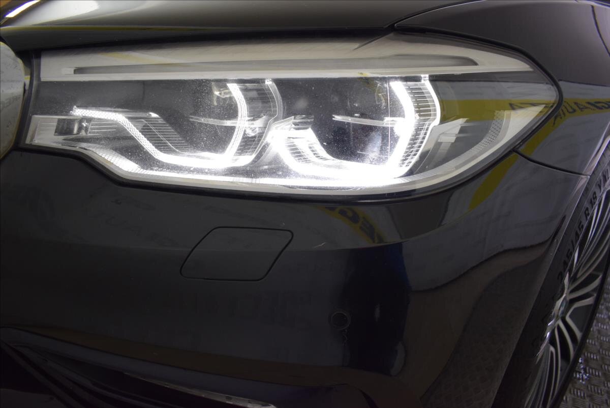 BMW Řada 5 Sedan / Limuzína 3,0 l 195 kw