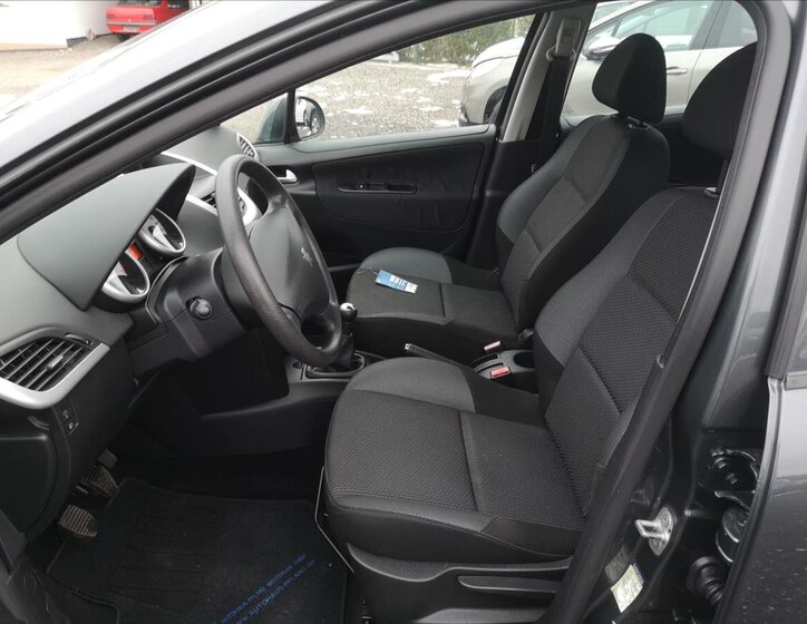Peugeot 207 Hatchback 1,4 l 54 kw