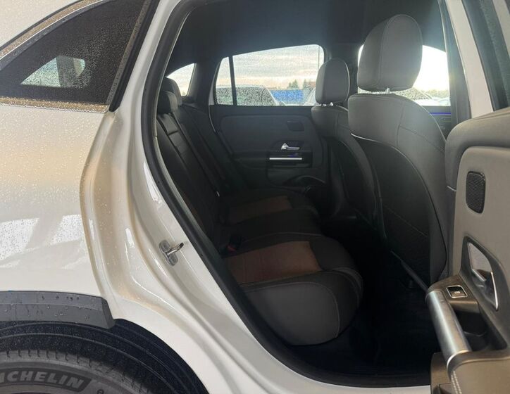 Mercedes-Benz EQA 18