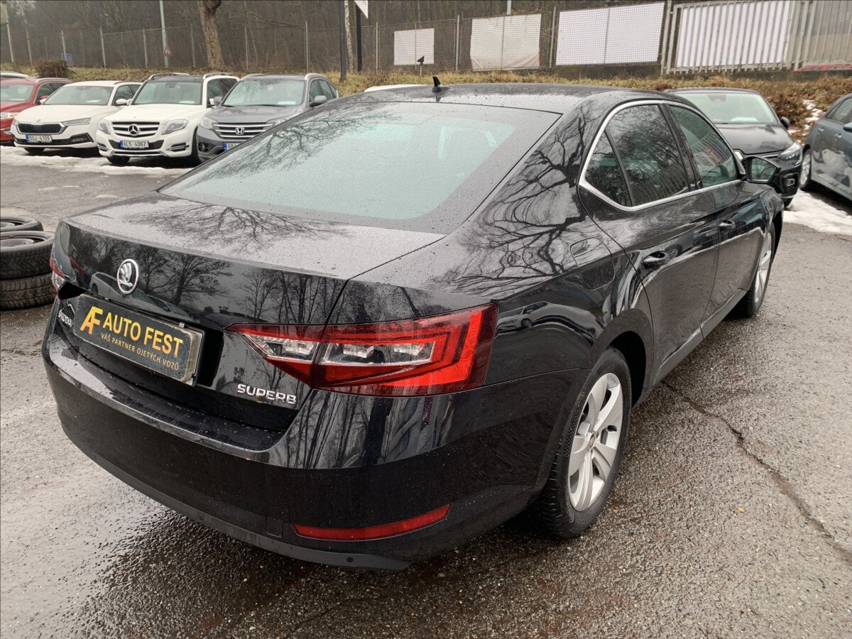 Škoda Superb Liftback 1,5 l 110 kw