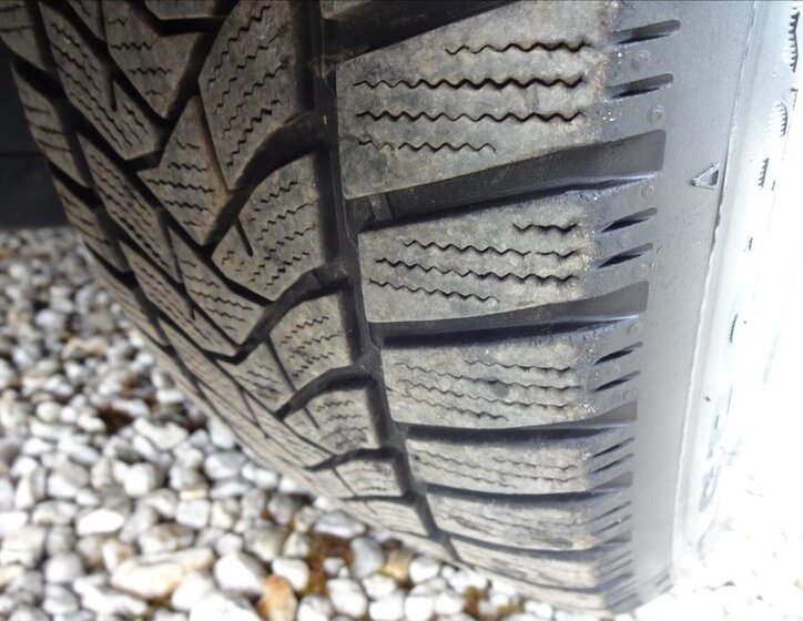 Volkswagen Golf Kombi 1,6 l 77 kw