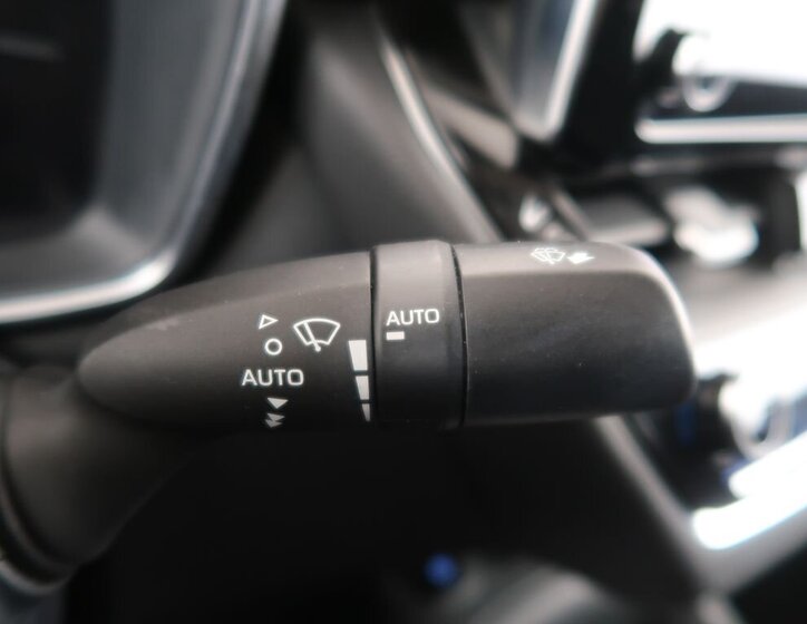 Toyota Corolla Sedan 1,5 l 92 kw