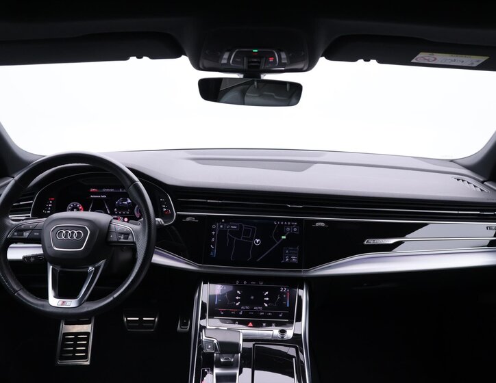 Audi Q8 SUV / Terénní 3,0 l 250 kw