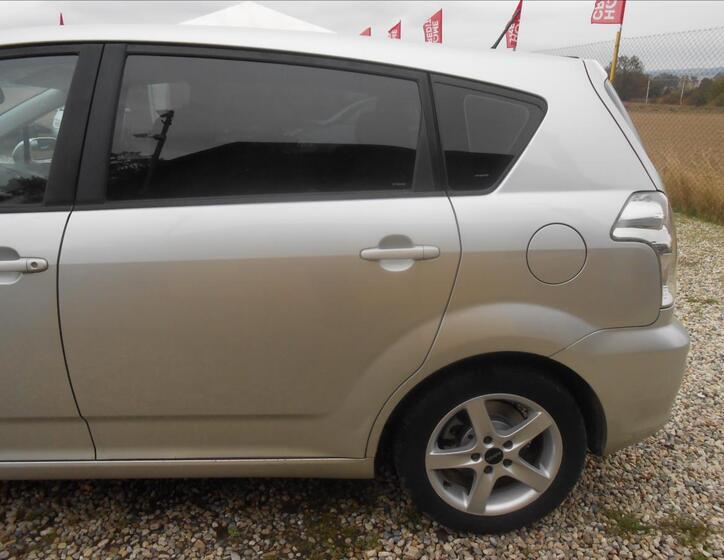 Toyota Corolla Verso 9