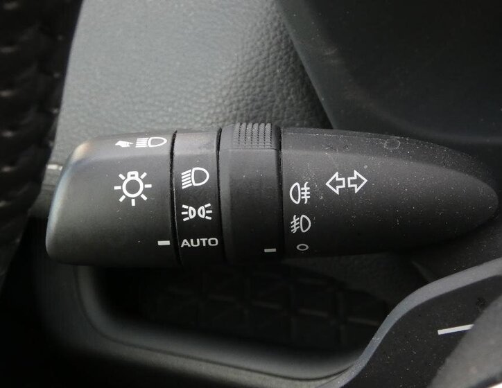 Toyota RAV4 SUV / Terénní 2,5 l 131 kw