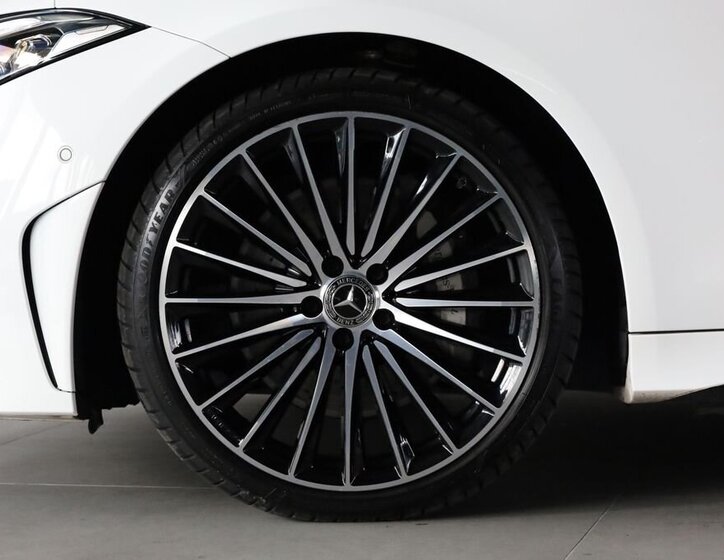 Mercedes-Benz CLS Sedan / Limuzína 2,0 l 195 kw