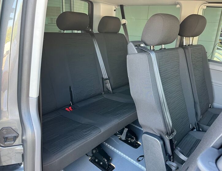 Volkswagen Caravelle 17